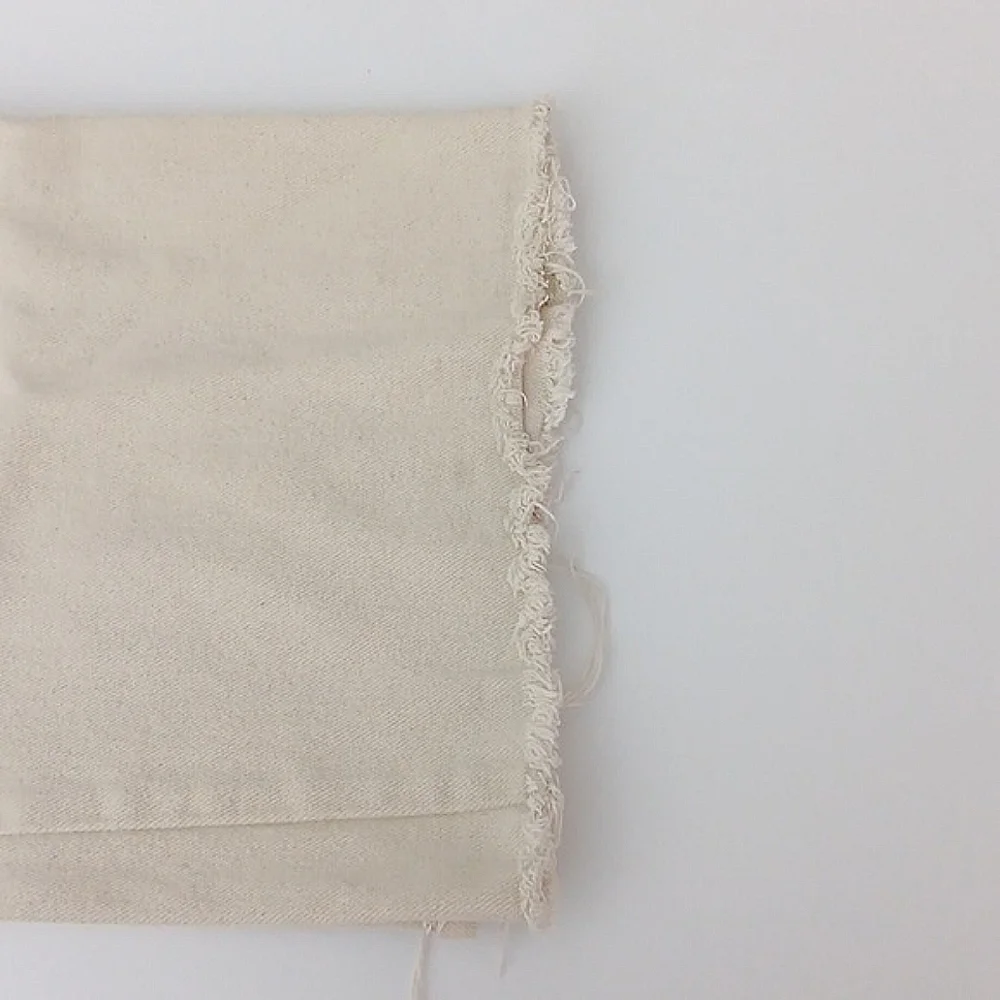 Adika Jeans Women's Size Medium Cream‎ Colored Wide Leg Jeans Raw Hem Pre-owned